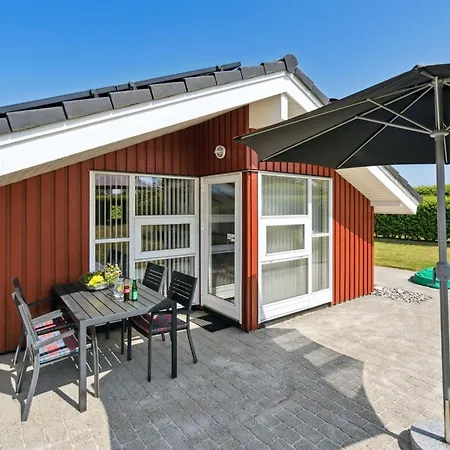 Inge - 300m From The Sea By Interhome Nyaraló