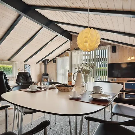 Inge - 300m From The Sea By Interhome